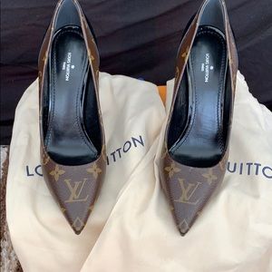 Louis Vuitton Cherie Pump